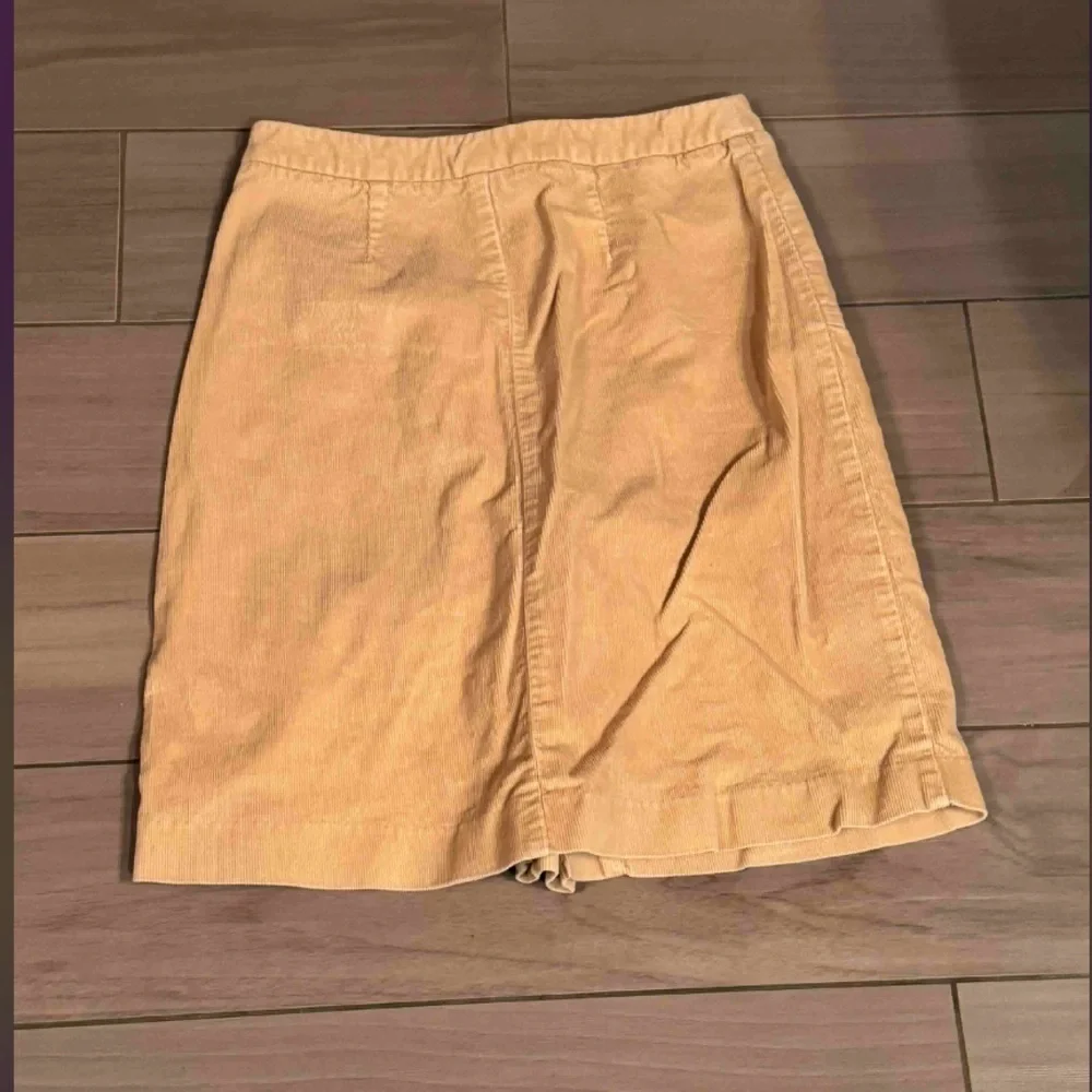 Mossio Beige Corduroy Skirt waist 28in length 20in size 6